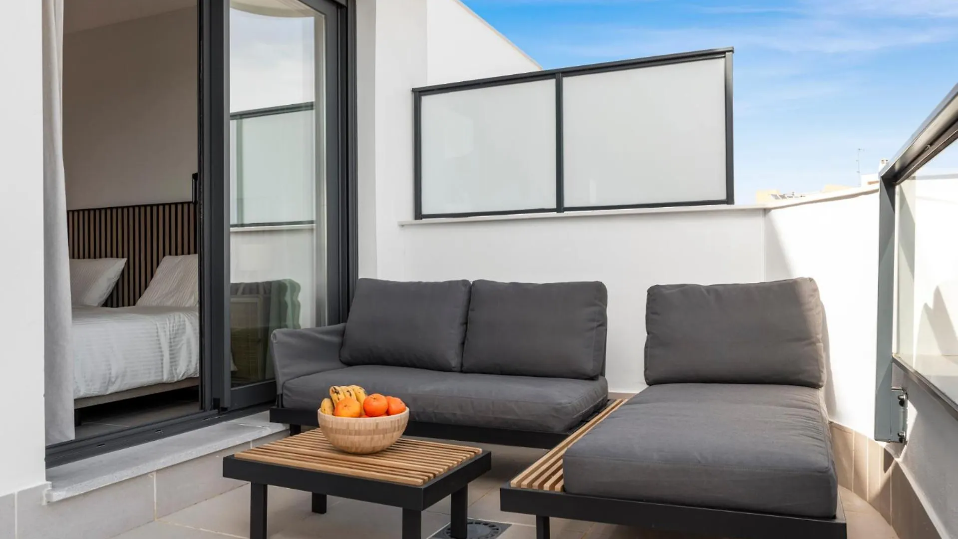 Top Floor Seaview Apartment Estepona Spagna